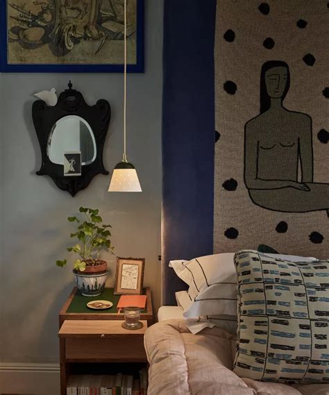 11. Put bedroom lighting at the forefront