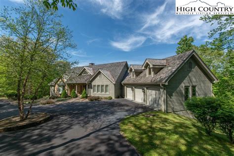 Summit to Serenity: Discover the Ultimate Abode at 115 Summit Park Drive