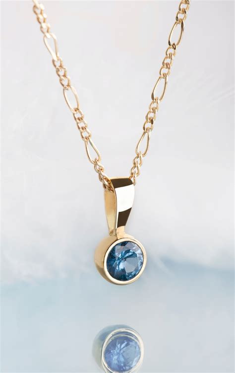 14k gold aquamarine pendant