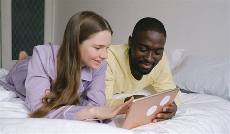 15 Best Interracial Dating Apps