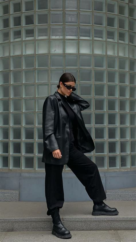 15. Make a statement with monochromes