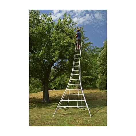 16 foot tripod ladder