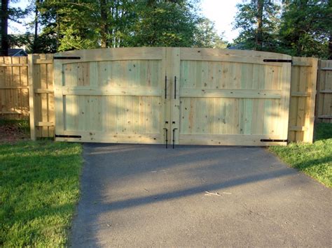 16 ft wide driveway gate