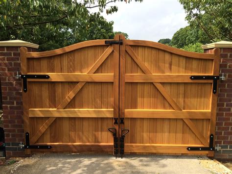 16 ft wooden driveway gates