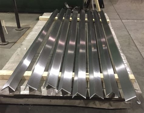 16 gauge stainless steel angle