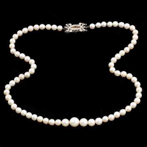 16 graduated cultured pearl necklace
