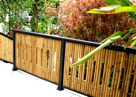 17 Gambar Model Pagar Bambu Unik Agar Rumah Tampil Natural