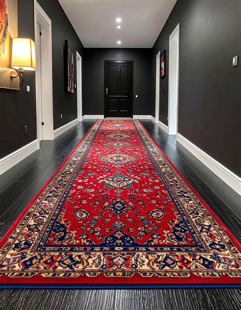 18. Make a color statement with a runner