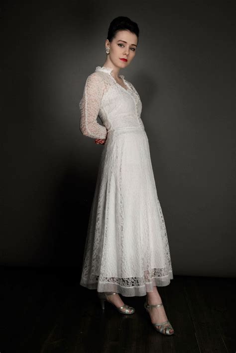 1940s Style Wedding Dresses, Shoes, Accessories
