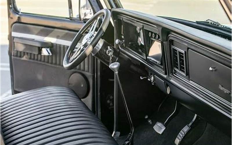 1975 Ford F150 Interior