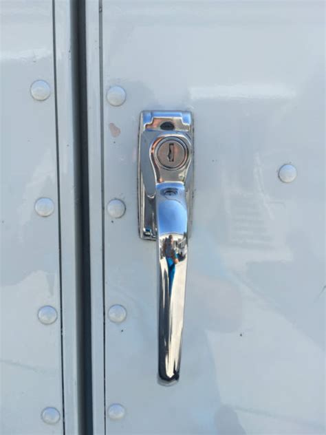 1994 chevrolet p30 step van rear door handle