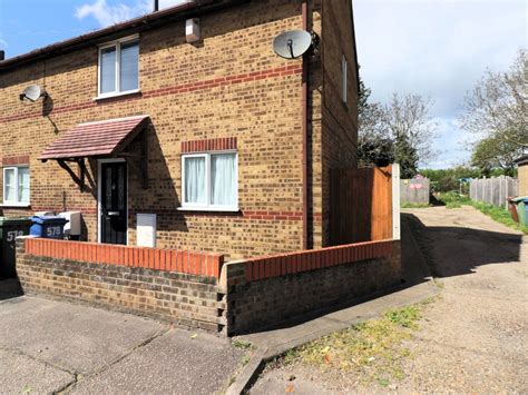 2 Bedroom House To Rent In Grays