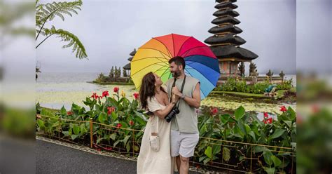 2 third couples seek