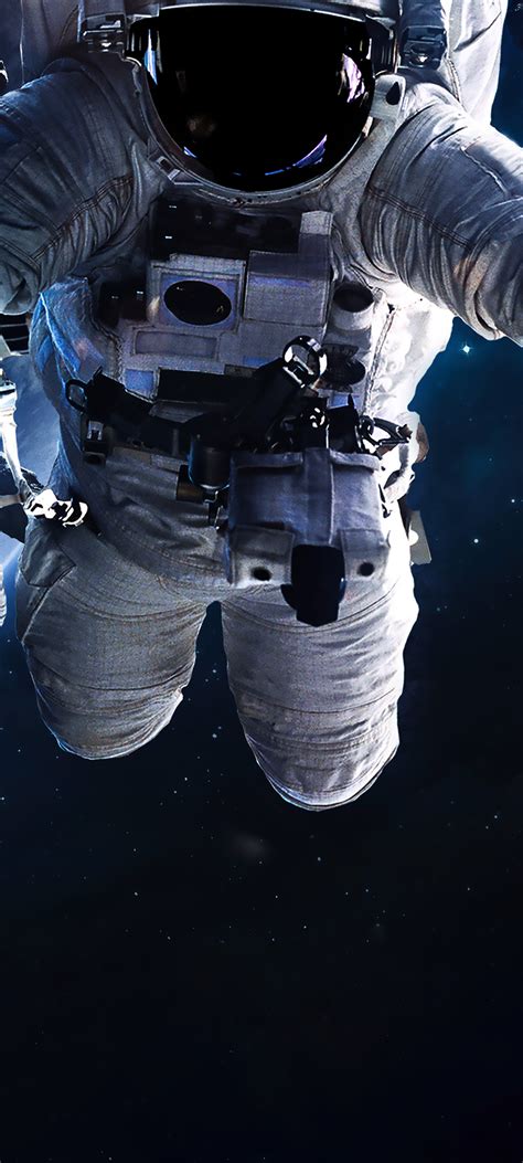 2. Astronaut Dynamic Island wallpaper