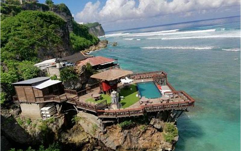 20 Judul Lokasi Di Pantai Suluban Bali