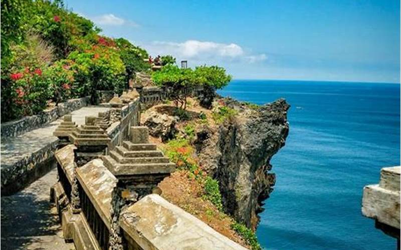 20 Tempat Wisata Terbaik Di Uluwatu Bali