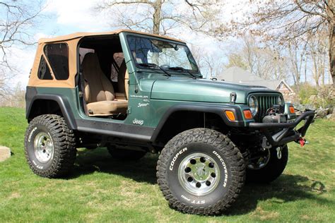 Ready To Drive Away: Find The Perfect 2000 Jeep Wrangler For Sale In Missouri