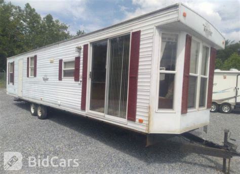 Experience Luxurious Living with the Ultimate 2000 Goiter Park Model