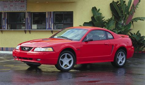 2000 Model Mustang