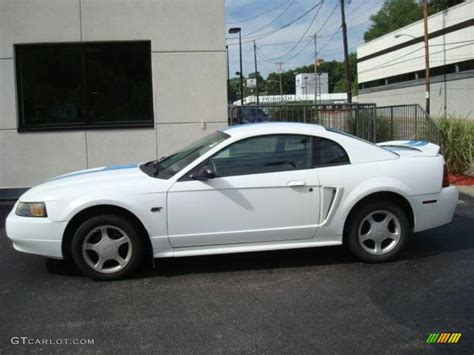 2000 White Mustang