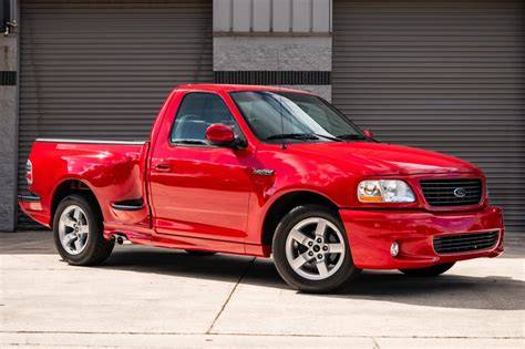 2001 Ford SVT Lightning engine and performance