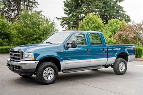Front view of a powerful 2002 Ford F-350 pickup truck