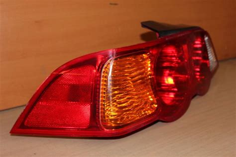 2003 acura rsx tail light removal