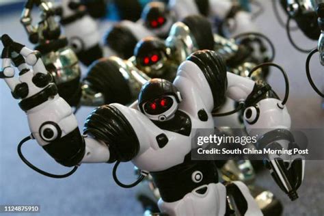 Vintage 2004 WowWee Robosapien R/C 14" Toy Robot ONLY CORROSION PARTS