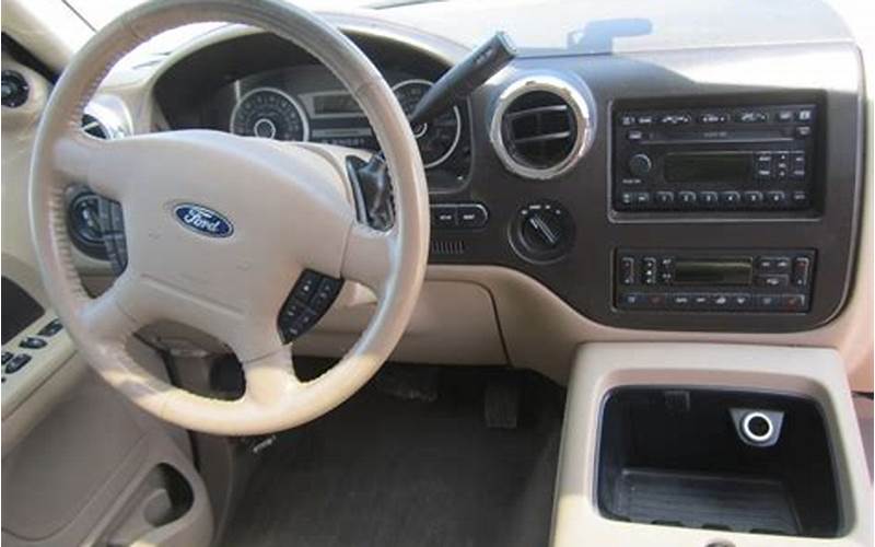 2005 Ford Expedition Interior