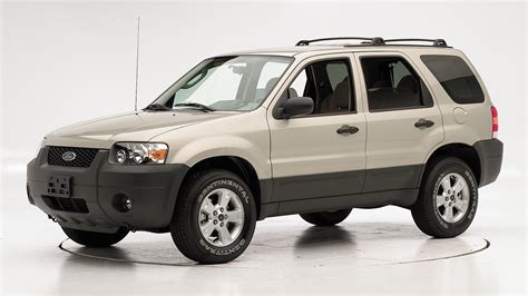 2005 Ford Escape front view