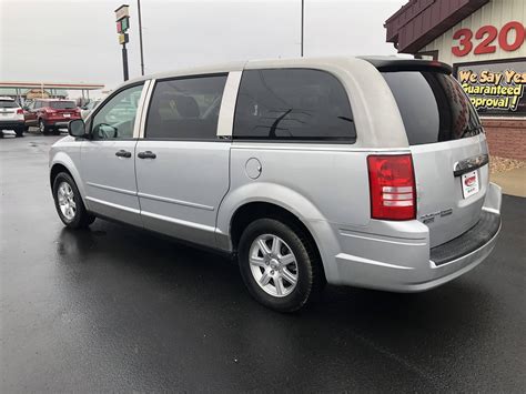 2008 chrysler town and country lx
