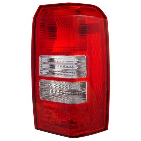 2008 jeep patriot tail light bulb