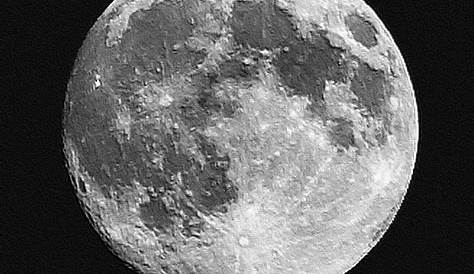 Moon shot new lens (70200mm) astrophotography