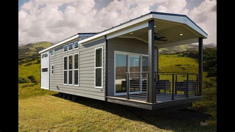 Experience Luxury Living in the 2013 Goiter Park Model