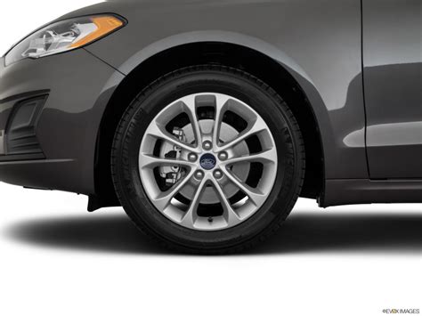 2014 ford fusion tire size p235/50r17 se