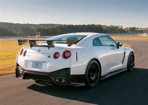 2014 nissan gt-r specs