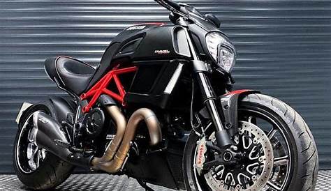 2015 Ducati Diavel Carbon Red 2,313 Miles GP Silencer