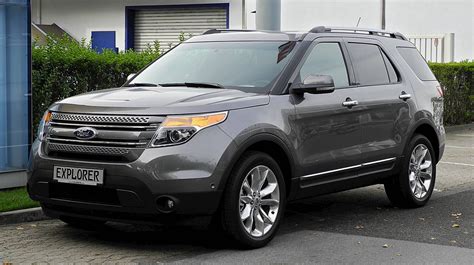 2015 Ford Explorer XLT exterior view
