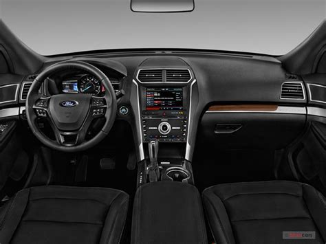 Interior cabin of a 2016 Ford Explorer SUV