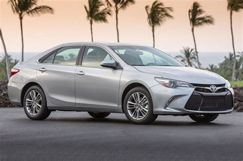 2016 toyota camry le