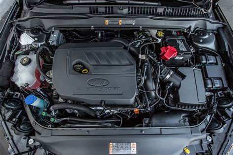 2017 ford fusion se engine size