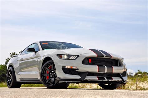 2017 ford mustang shelby gt350r price
