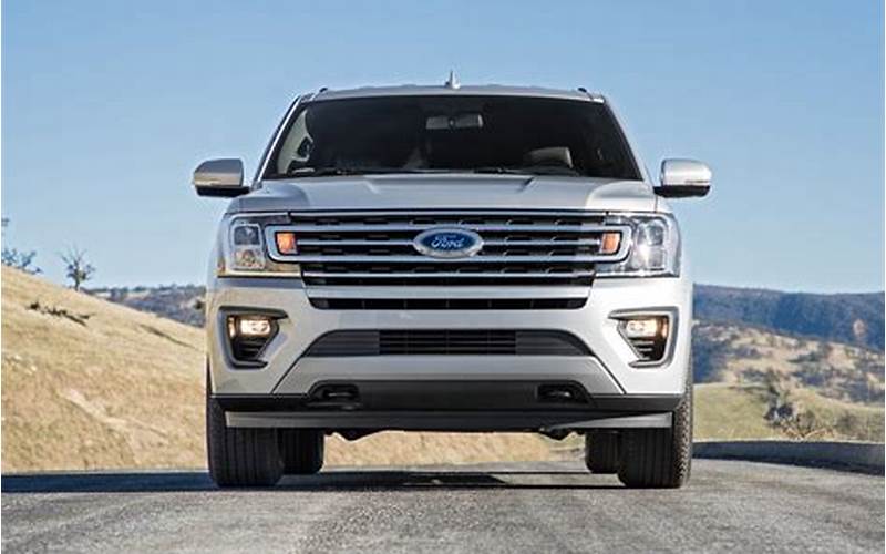 2018 Ford Expedition Front View