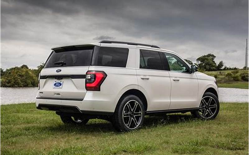 2018 Ford Expedition Rear View