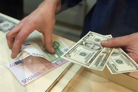 2019 exchanging dollars to euros barcelona