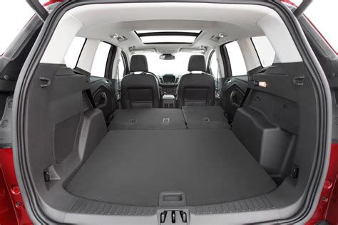 2019 ford escape trunk space
