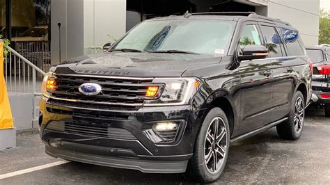 2019 ford expedition max towing capacity
