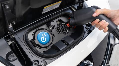 2019 nissan leaf charging ports