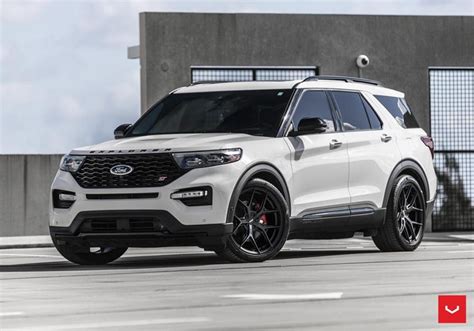 2020 ford explorer st with 22 inch wheels