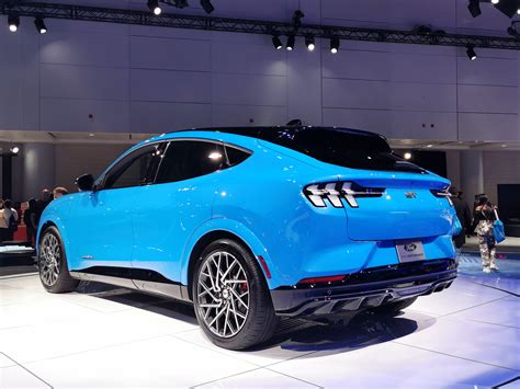 2020 ford mustang gt suv